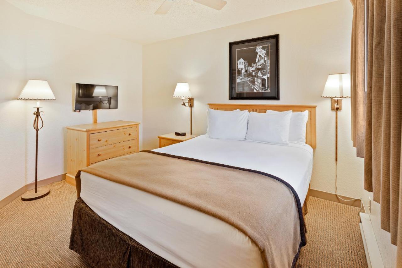 Black Hills Luxury Suites ฮิลล์ซิตี้ ภายนอก รูปภาพ